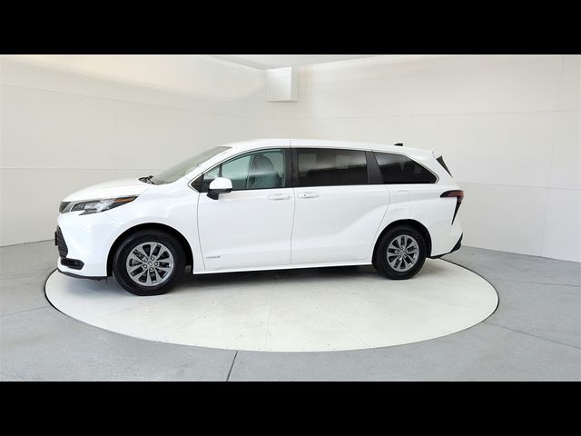 2021 Toyota Sienna LE