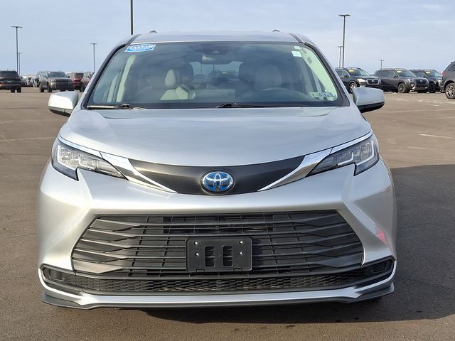 2021 Toyota Sienna LE