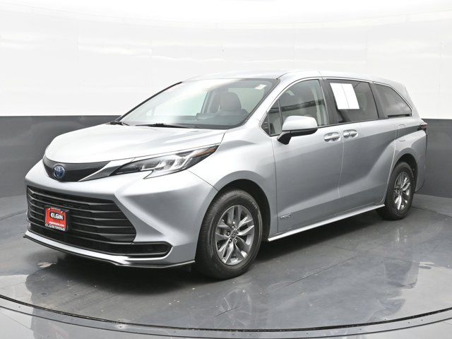 2021 Toyota Sienna LE