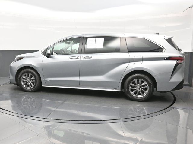 2021 Toyota Sienna LE