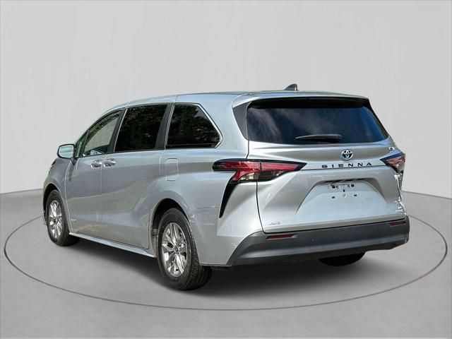 2021 Toyota Sienna LE