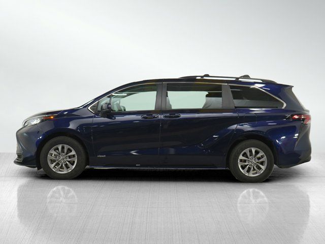 2021 Toyota Sienna LE