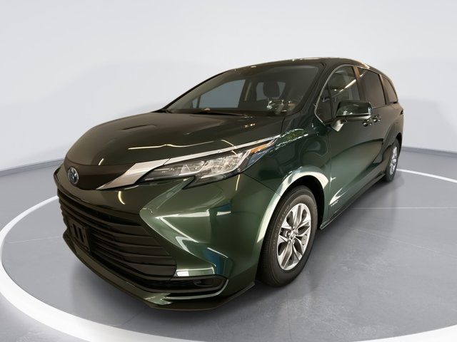 2021 Toyota Sienna LE