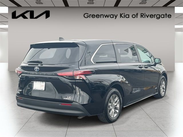 2021 Toyota Sienna LE