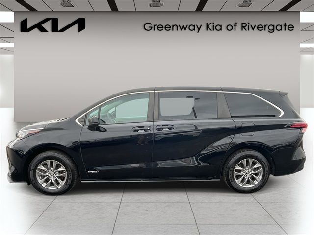 2021 Toyota Sienna LE