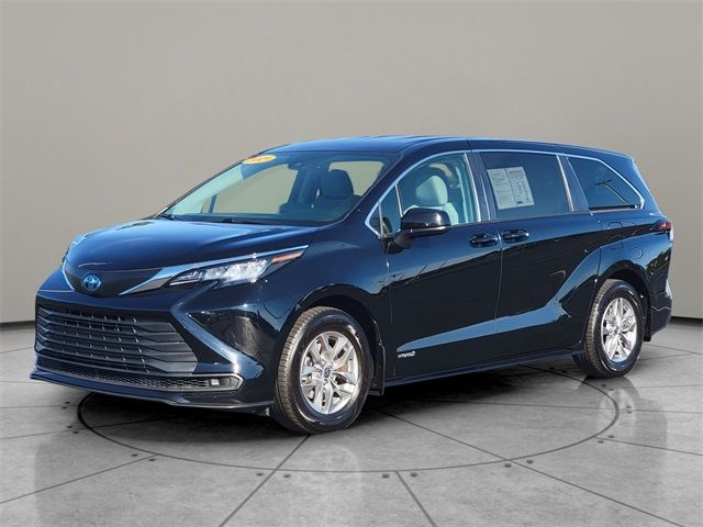 2021 Toyota Sienna LE