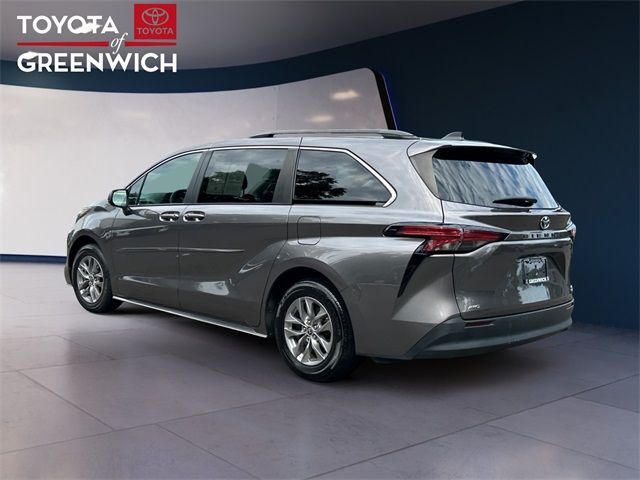 2021 Toyota Sienna LE