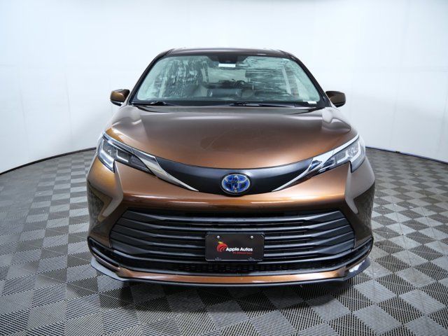 2021 Toyota Sienna LE