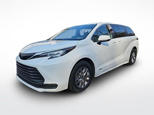 2021 Toyota Sienna LE