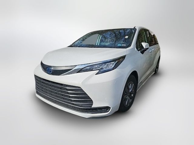 2021 Toyota Sienna LE