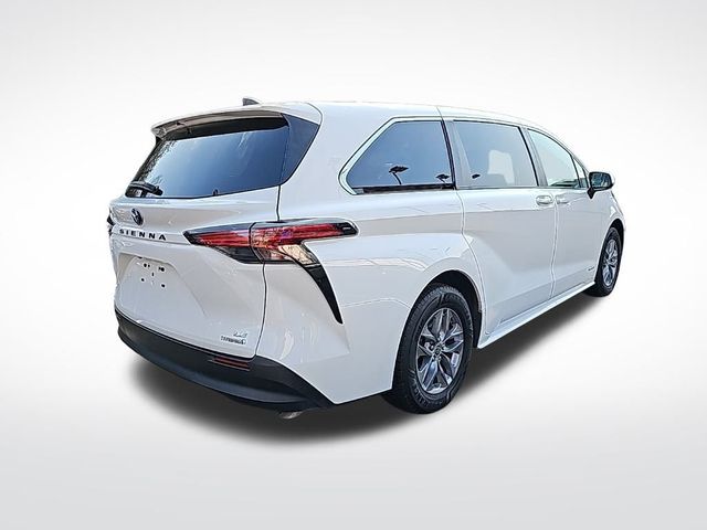 2021 Toyota Sienna LE