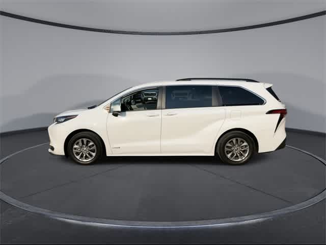 2021 Toyota Sienna LE