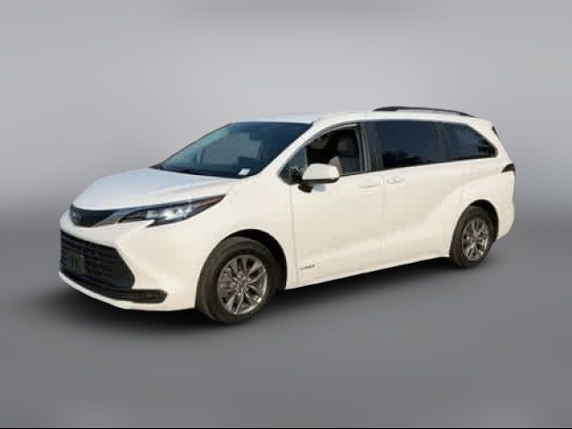 2021 Toyota Sienna LE