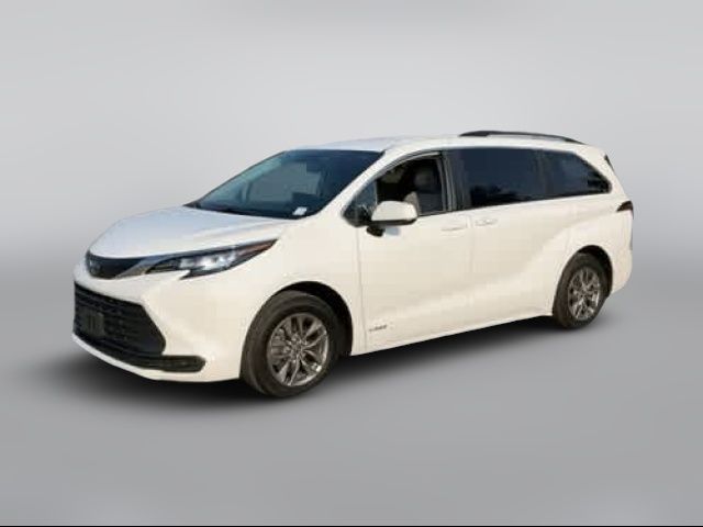 2021 Toyota Sienna LE