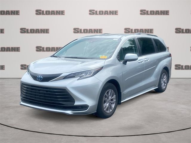 2021 Toyota Sienna LE