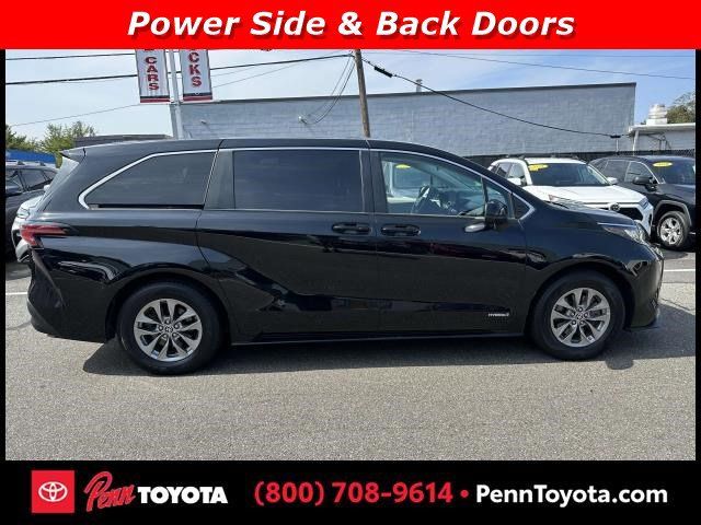 2021 Toyota Sienna LE