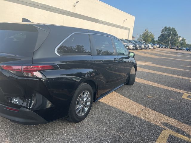 2021 Toyota Sienna LE