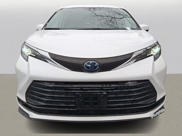 2021 Toyota Sienna LE