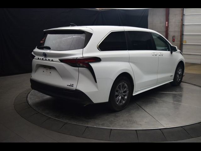 2021 Toyota Sienna LE