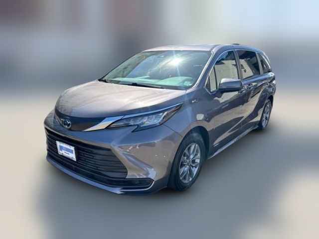 2021 Toyota Sienna LE