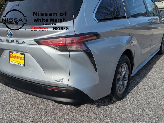 2021 Toyota Sienna LE