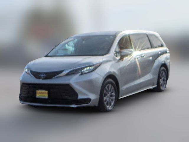 2021 Toyota Sienna LE