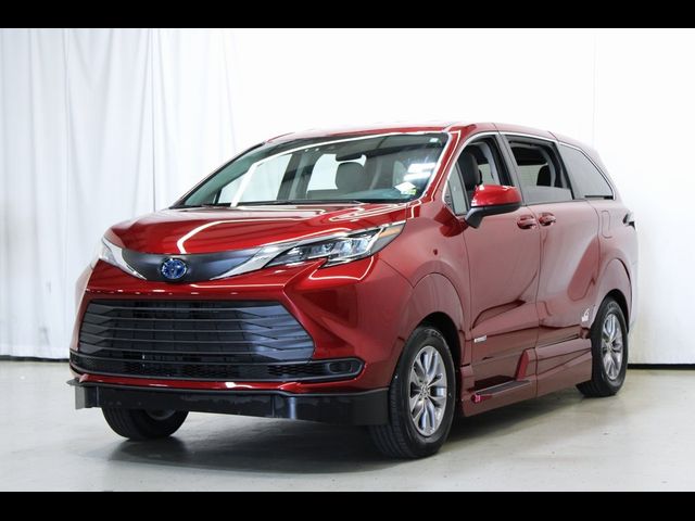 2021 Toyota Sienna LE