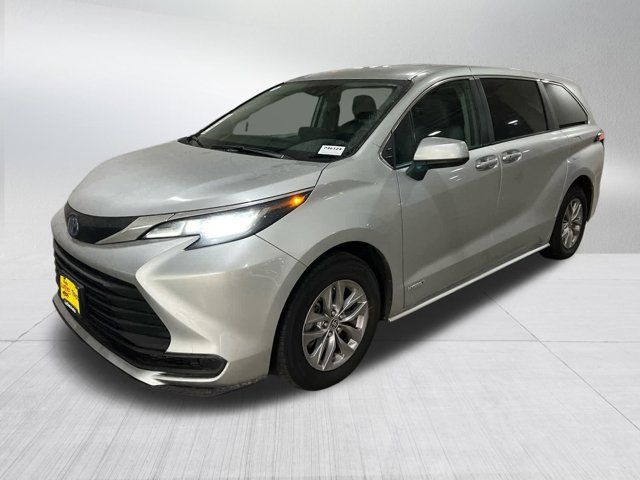 2021 Toyota Sienna LE