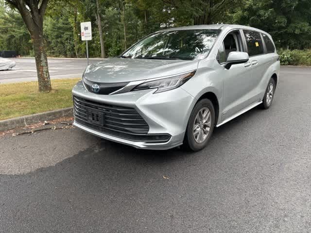 2021 Toyota Sienna LE