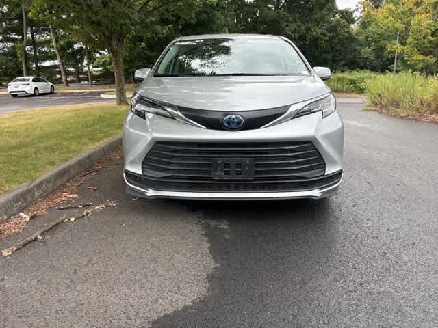 2021 Toyota Sienna LE