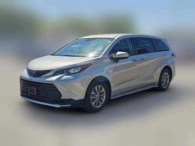 2021 Toyota Sienna LE