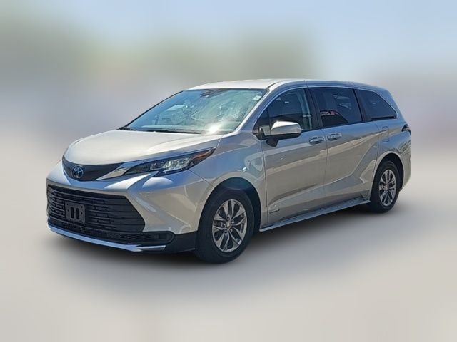 2021 Toyota Sienna LE