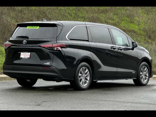 2021 Toyota Sienna LE