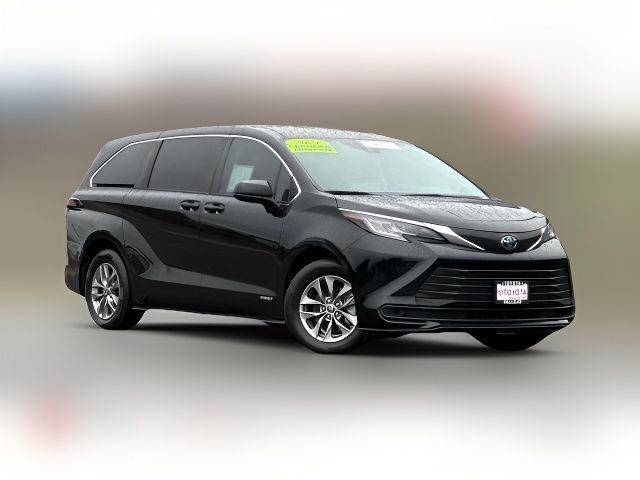 2021 Toyota Sienna LE