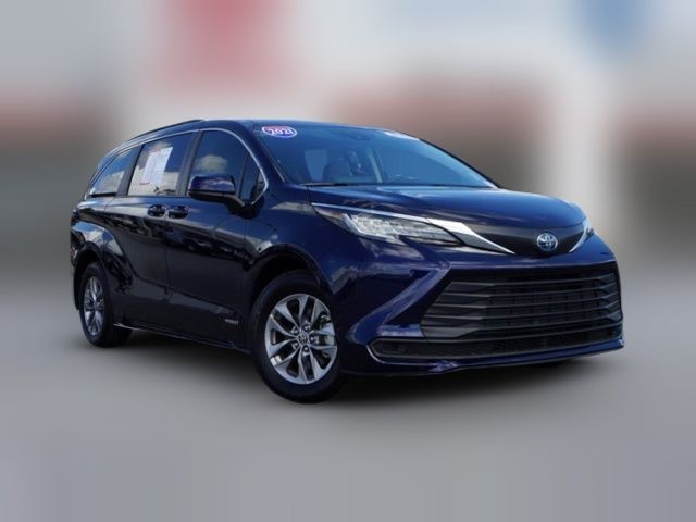 2021 Toyota Sienna LE