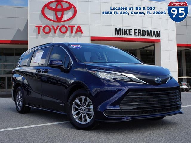 2021 Toyota Sienna LE