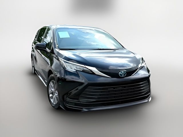 2021 Toyota Sienna LE