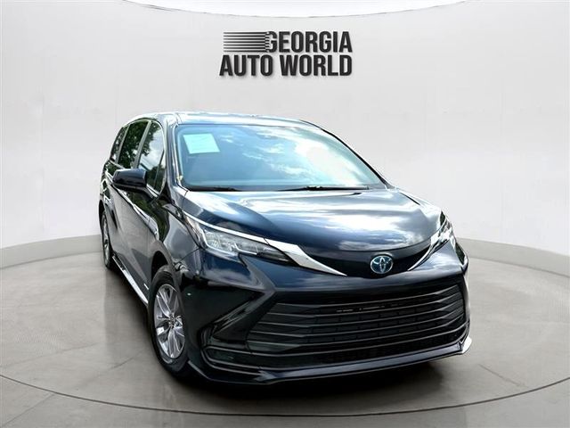2021 Toyota Sienna LE