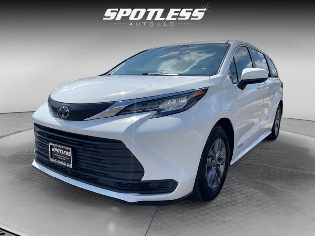 2021 Toyota Sienna LE