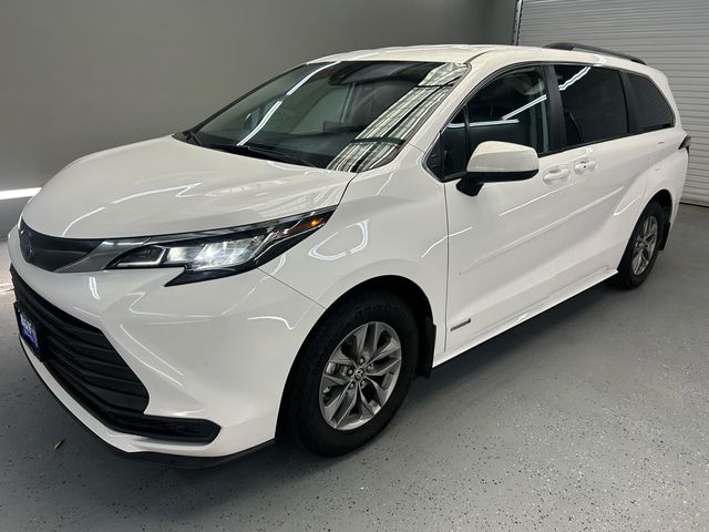 2021 Toyota Sienna LE