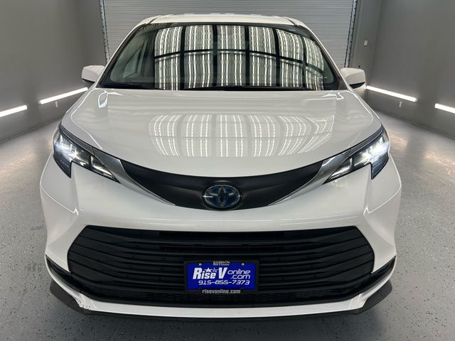 2021 Toyota Sienna LE