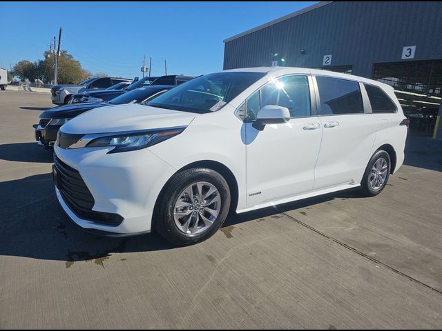 2021 Toyota Sienna LE