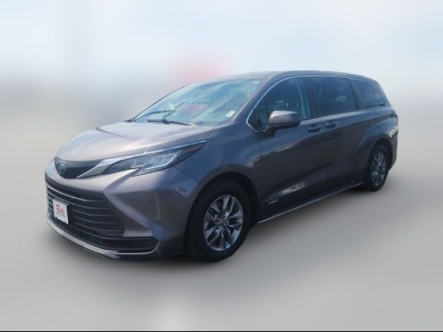 2021 Toyota Sienna LE