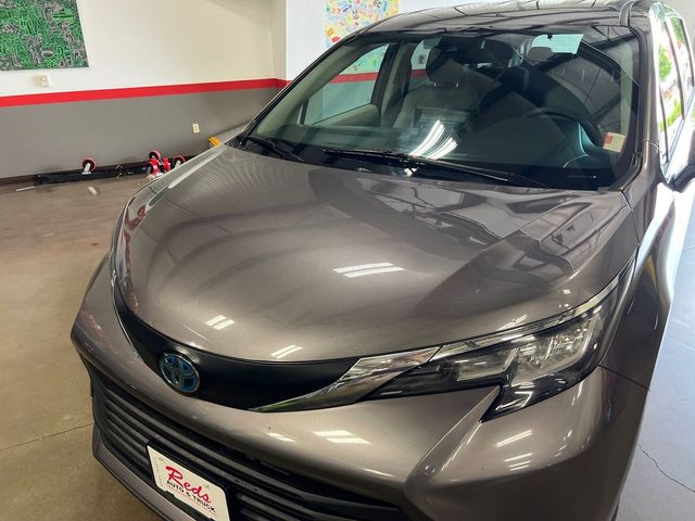 2021 Toyota Sienna LE