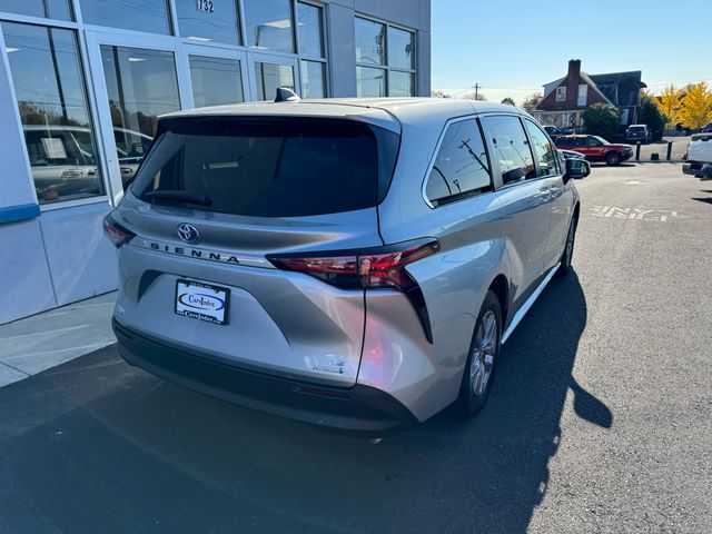 2021 Toyota Sienna LE