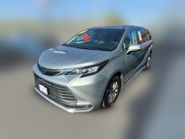 2021 Toyota Sienna LE