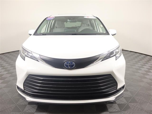 2021 Toyota Sienna LE