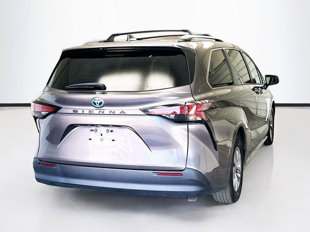 2021 Toyota Sienna LE