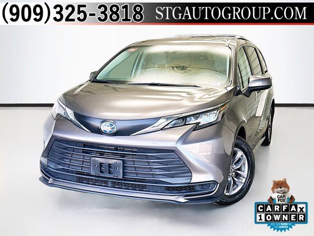 2021 Toyota Sienna LE