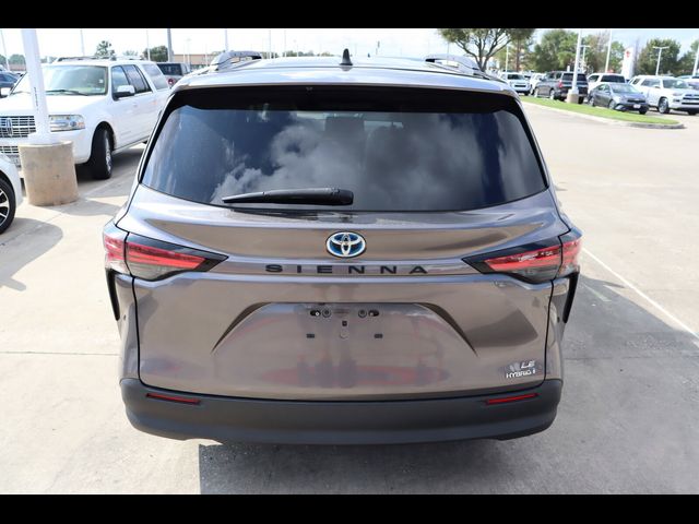 2021 Toyota Sienna LE